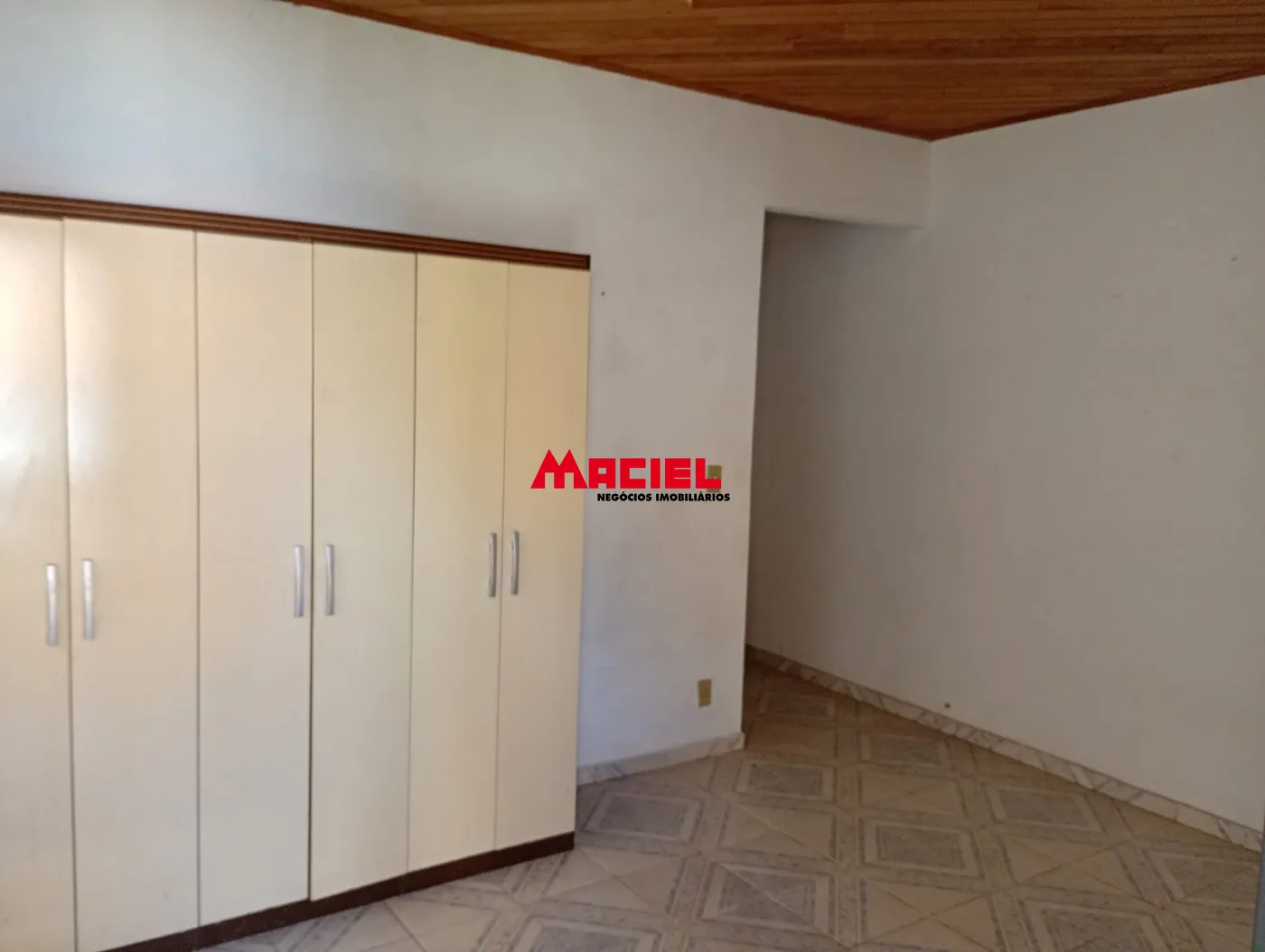 Comprar Casa / Padr&atilde;o em S&atilde;o Jos&eacute; dos Campos R$ 330.000,00 - Foto 2