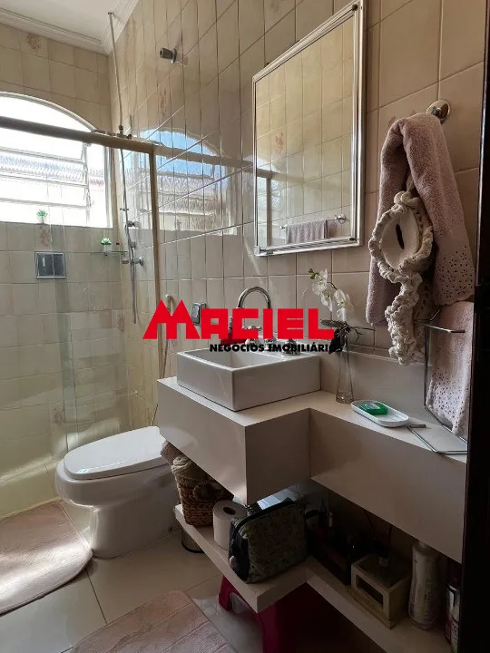 Comprar Casa / Padr&atilde;o em S&atilde;o Jos&eacute; dos Campos R$ 1.000.000,00 - Foto 13