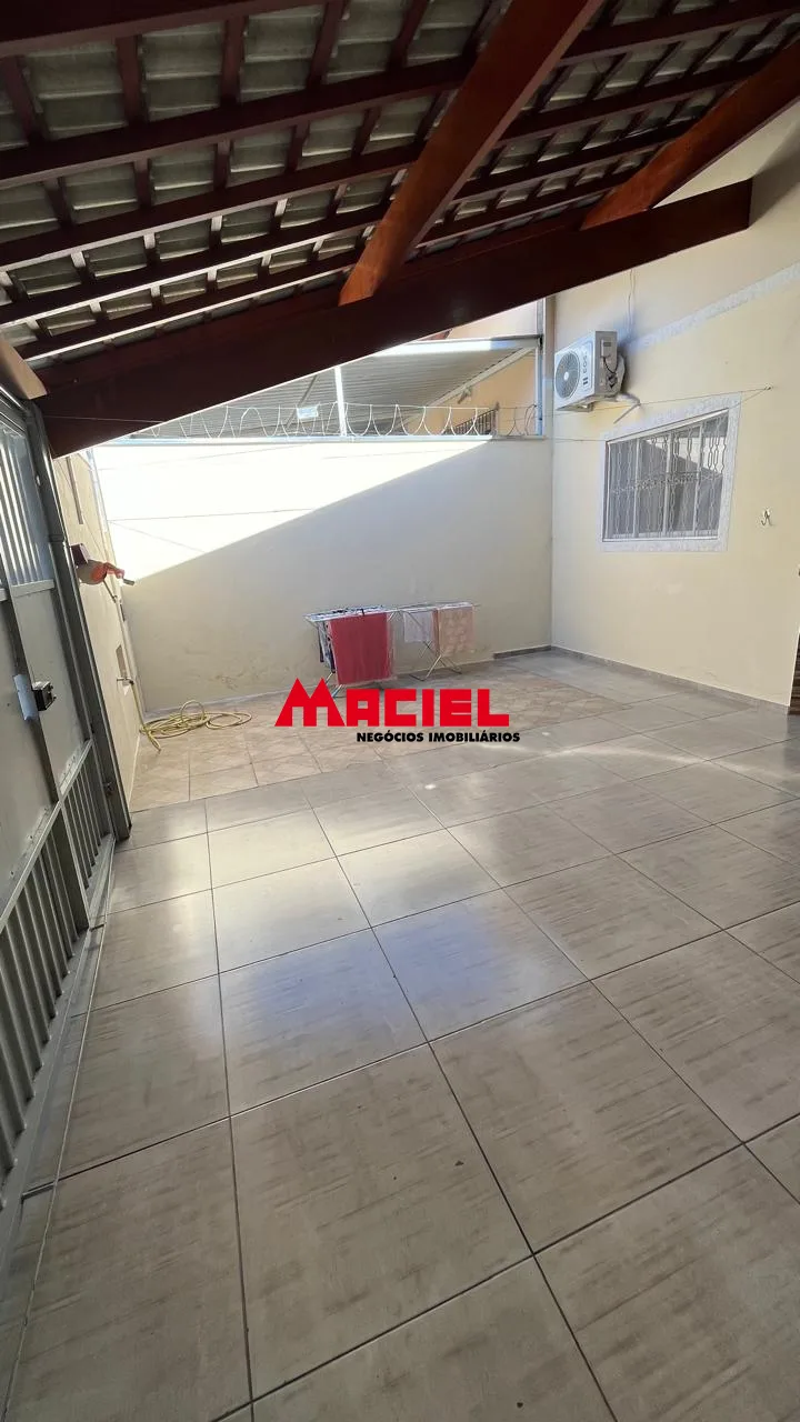 Comprar Casa / Padr&atilde;o em S&atilde;o Jos&eacute; dos Campos R$ 450.000,00 - Foto 1