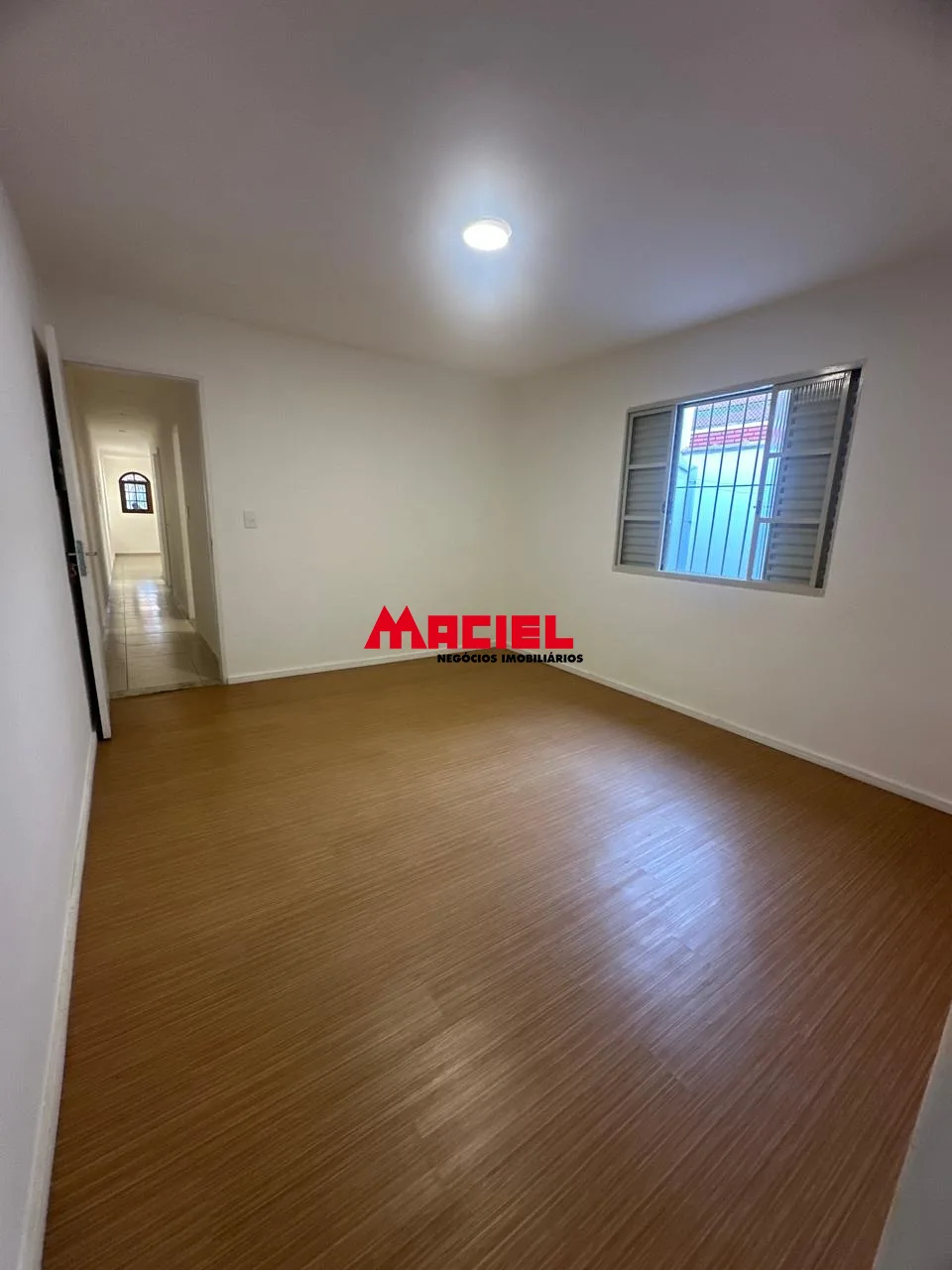 Alugar Casa / Sobrado em S&atilde;o Jos&eacute; dos Campos R$ 3.400,00 - Foto 4