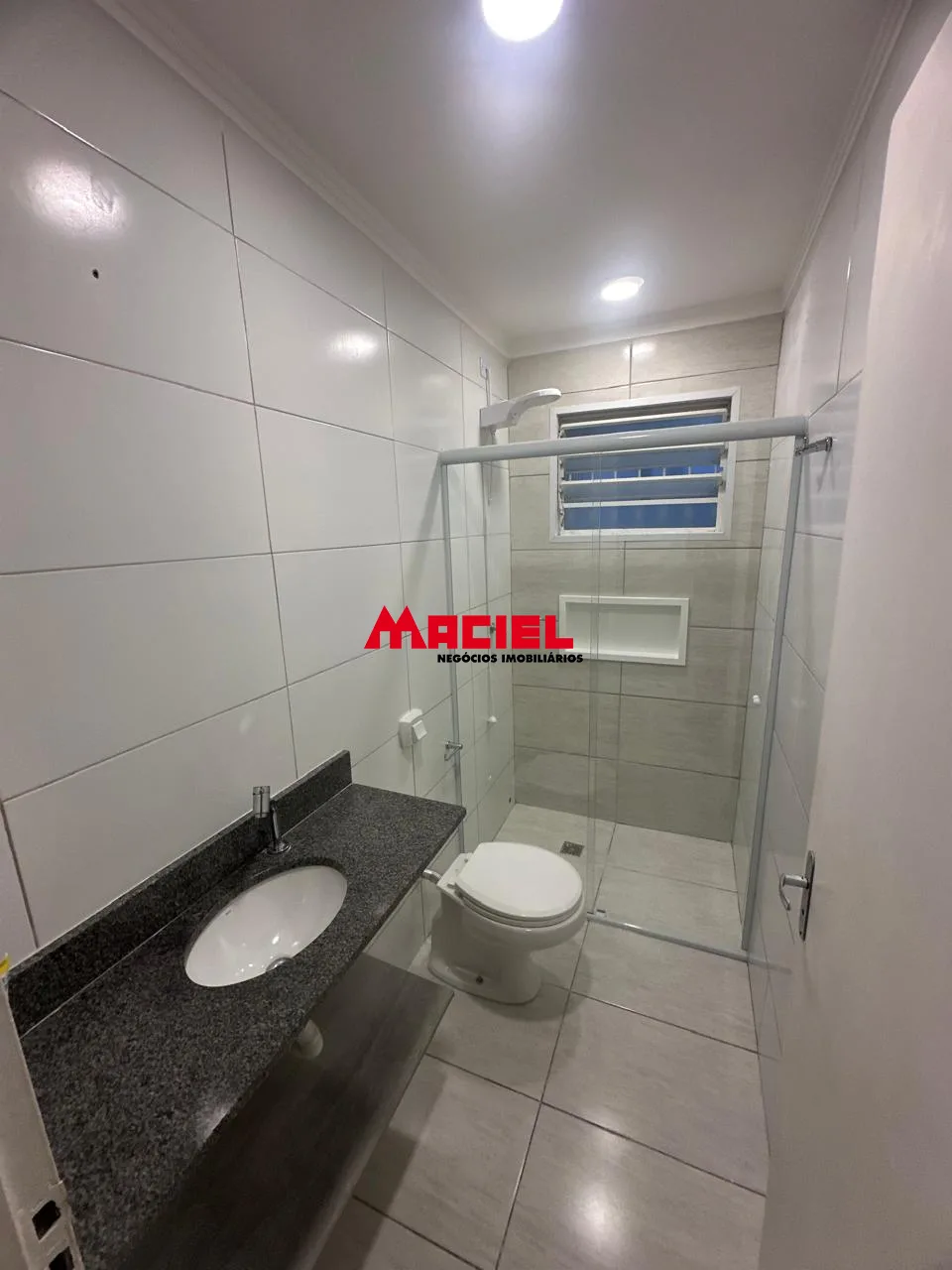 Alugar Casa / Sobrado em S&atilde;o Jos&eacute; dos Campos R$ 3.400,00 - Foto 6