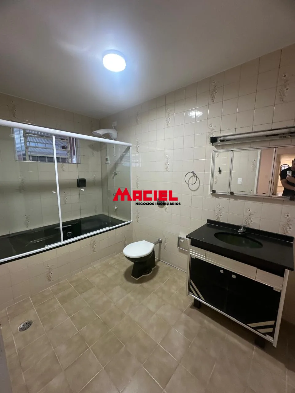 Alugar Casa / Sobrado em S&atilde;o Jos&eacute; dos Campos R$ 3.400,00 - Foto 9