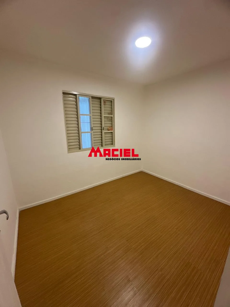 Alugar Casa / Sobrado em S&atilde;o Jos&eacute; dos Campos R$ 3.400,00 - Foto 10