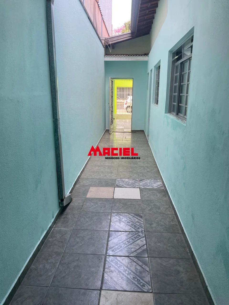 Alugar Casa / Padr&atilde;o em S&atilde;o Jos&eacute; dos Campos R$ 2.500,00 - Foto 1