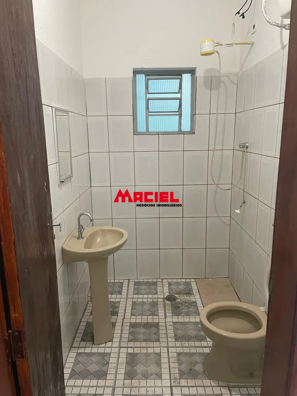 Alugar Casa / Padr&atilde;o em S&atilde;o Jos&eacute; dos Campos R$ 2.500,00 - Foto 6