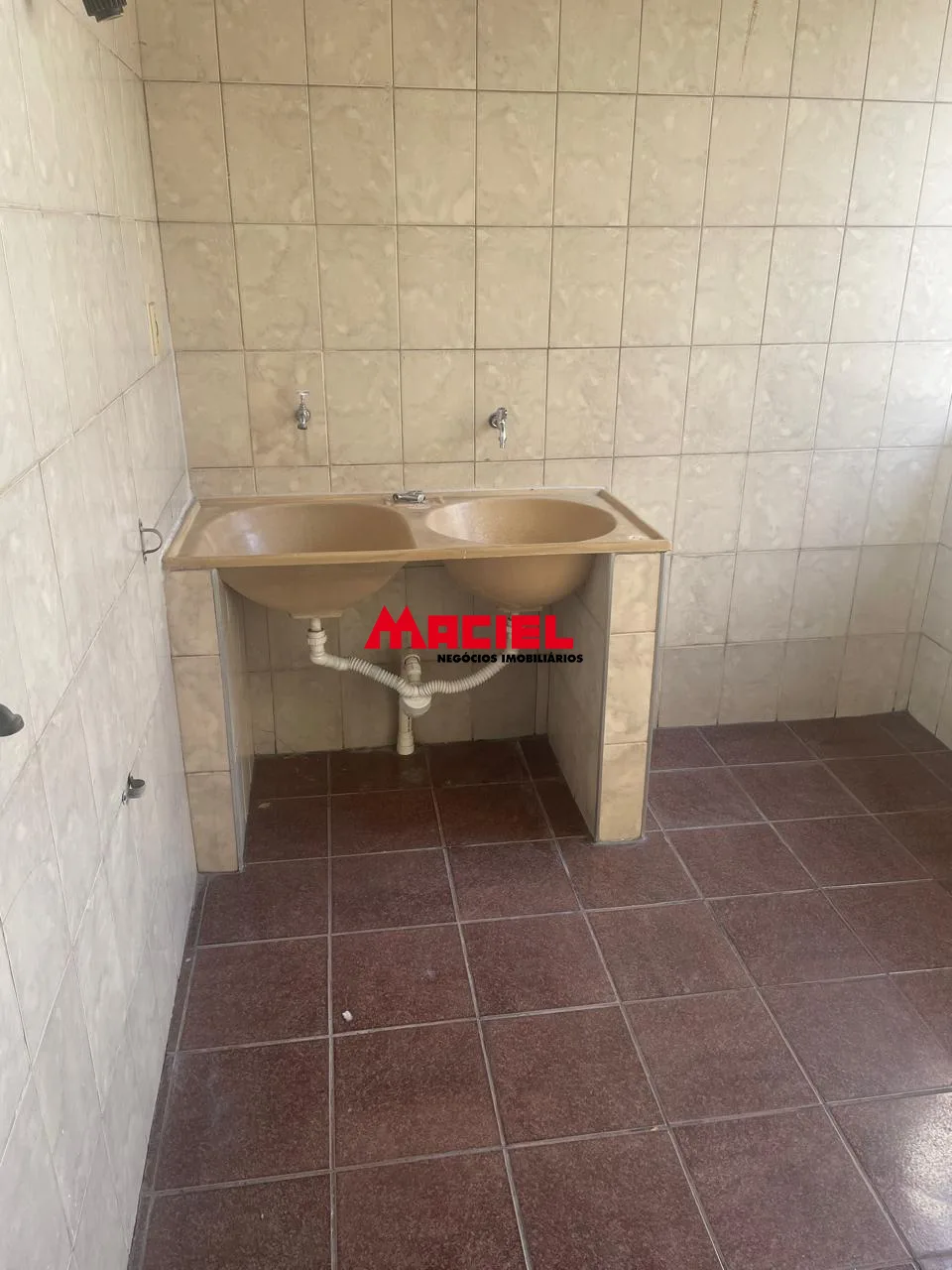 Alugar Casa / Padr&atilde;o em S&atilde;o Jos&eacute; dos Campos R$ 2.500,00 - Foto 1