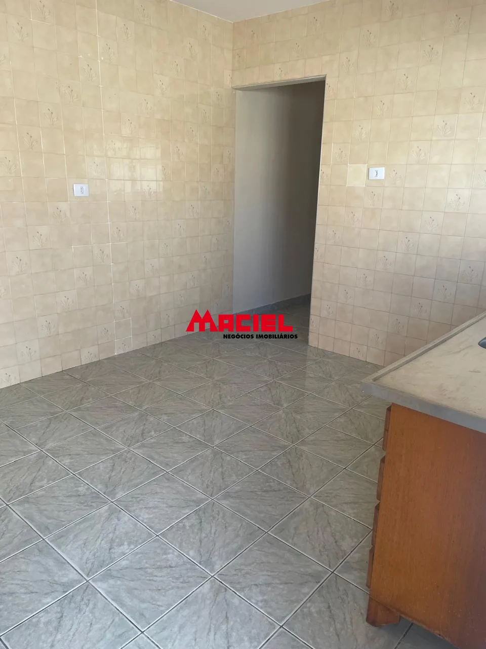 Alugar Casa / Padr&atilde;o em S&atilde;o Jos&eacute; dos Campos R$ 2.500,00 - Foto 2