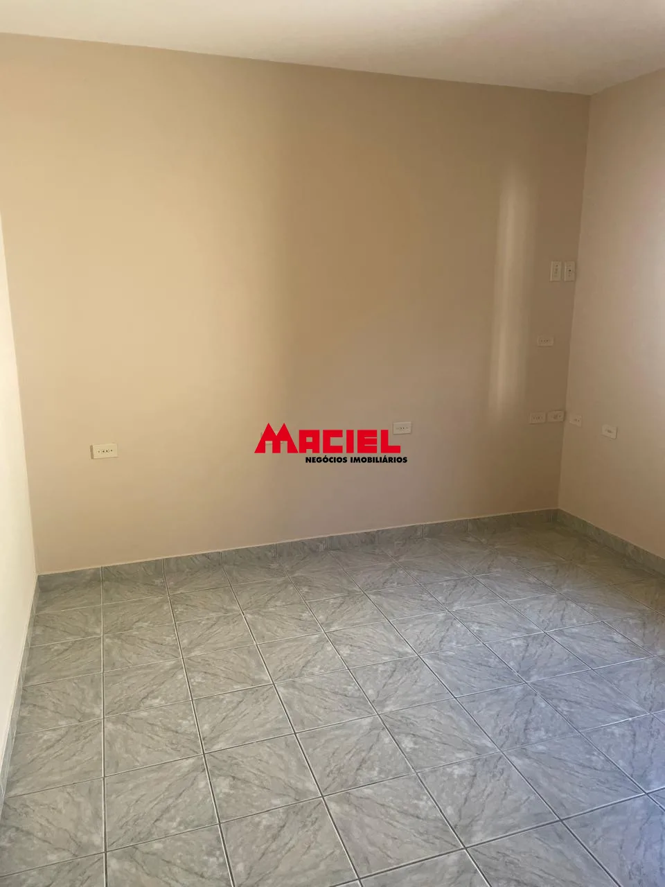 Alugar Casa / Padr&atilde;o em S&atilde;o Jos&eacute; dos Campos R$ 2.500,00 - Foto 5