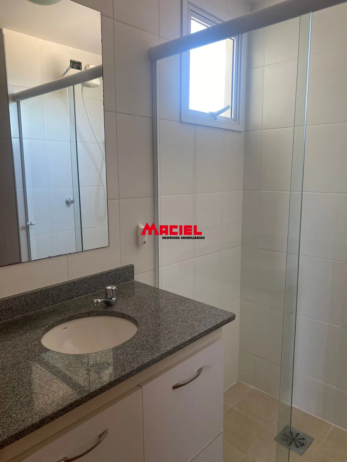 Alugar Apartamento / Padr&atilde;o em S&atilde;o Jos&eacute; dos Campos R$ 2.500,00 - Foto 3