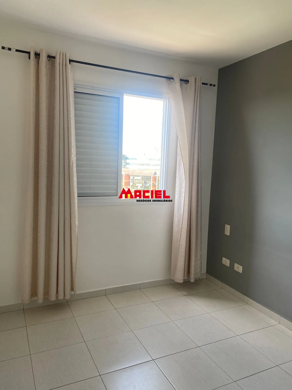 Alugar Apartamento / Padr&atilde;o em S&atilde;o Jos&eacute; dos Campos R$ 2.500,00 - Foto 8