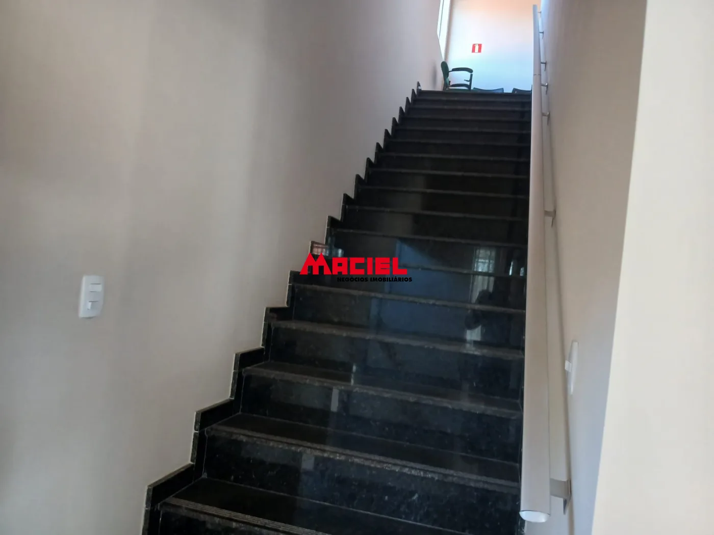 Alugar Comercial / Ponto Comercial em S&atilde;o Jos&eacute; dos Campos R$ 6.700,00 - Foto 4