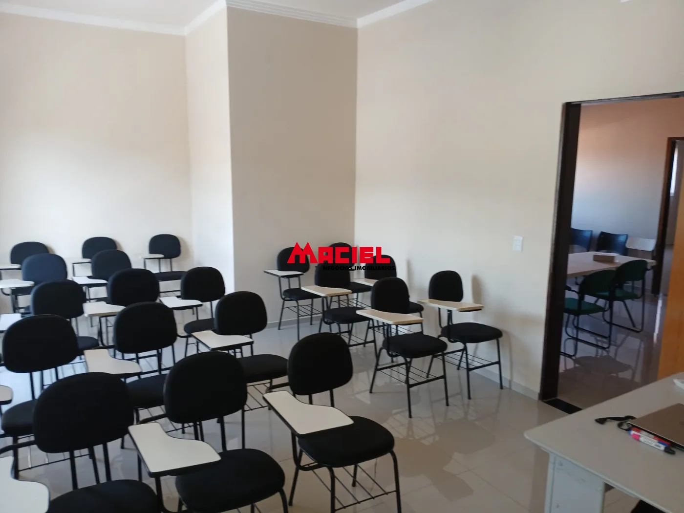 Alugar Comercial / Ponto Comercial em S&atilde;o Jos&eacute; dos Campos R$ 6.700,00 - Foto 11