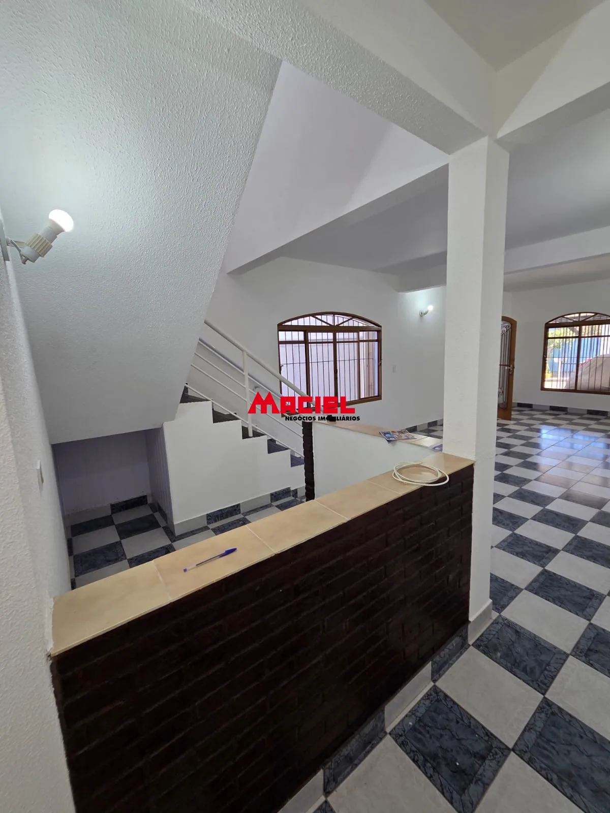 Alugar Casa / Sobrado em S&atilde;o Jos&eacute; dos Campos R$ 3.300,00 - Foto 4