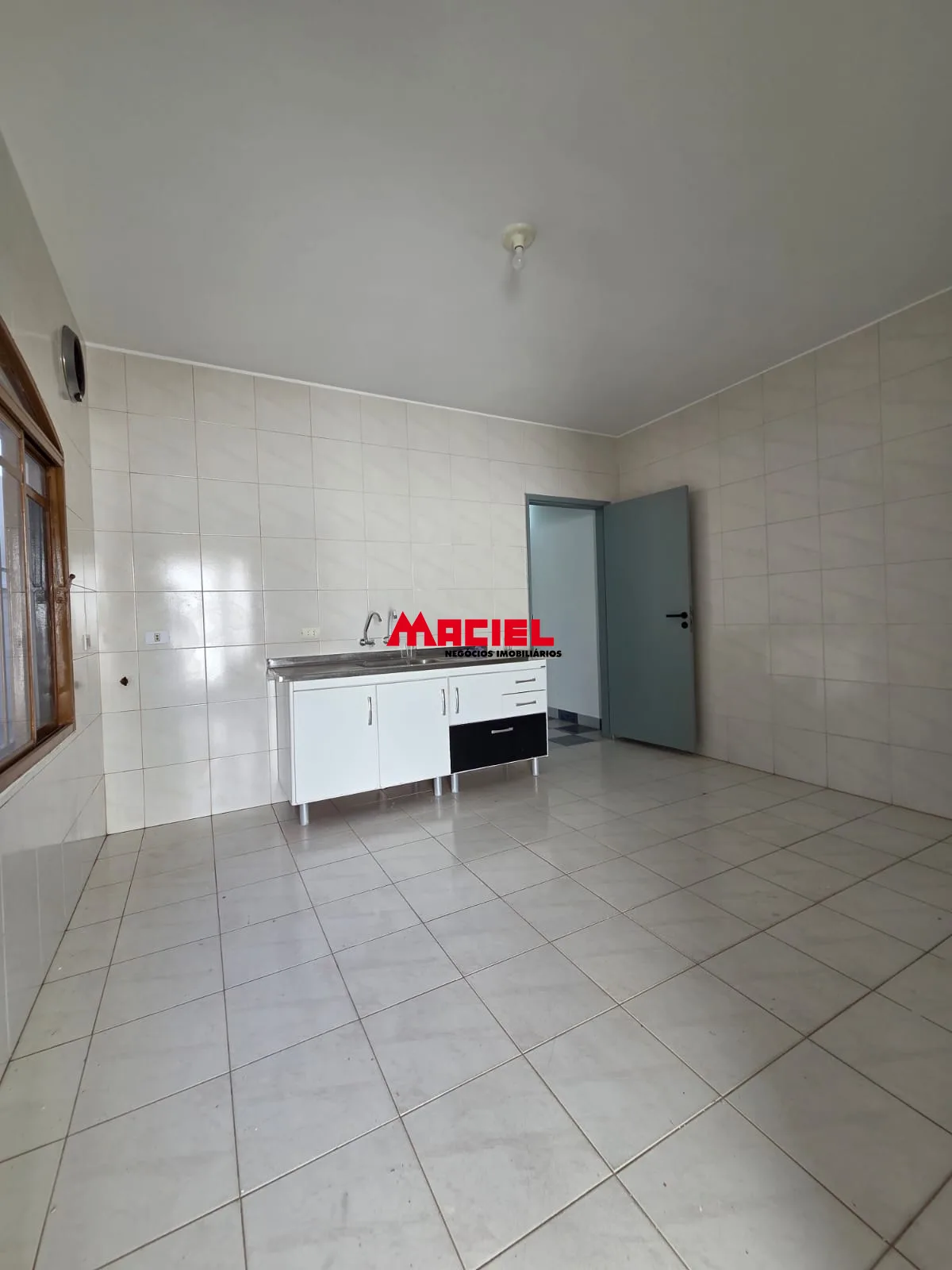 Alugar Casa / Sobrado em S&atilde;o Jos&eacute; dos Campos R$ 3.300,00 - Foto 7