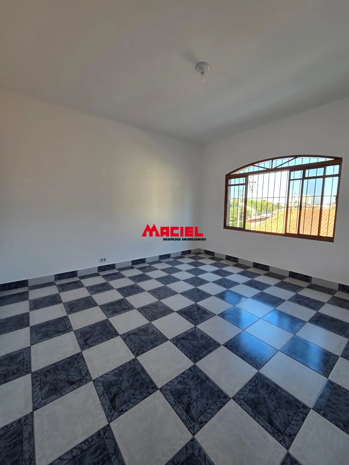 Alugar Casa / Sobrado em S&atilde;o Jos&eacute; dos Campos R$ 3.300,00 - Foto 15