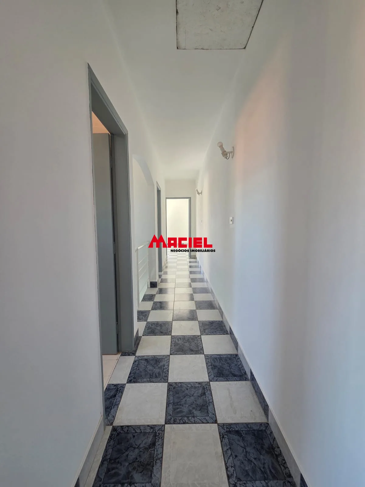 Alugar Casa / Sobrado em S&atilde;o Jos&eacute; dos Campos R$ 3.300,00 - Foto 16