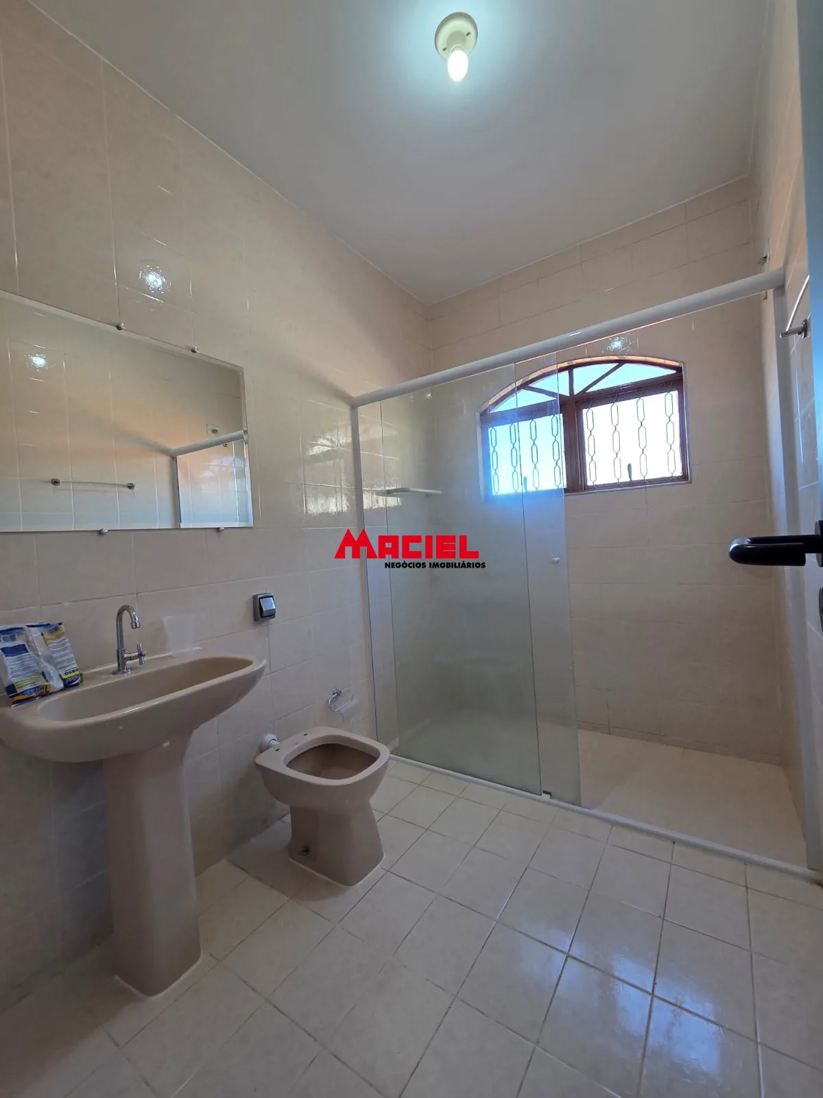 Alugar Casa / Sobrado em S&atilde;o Jos&eacute; dos Campos R$ 3.300,00 - Foto 17