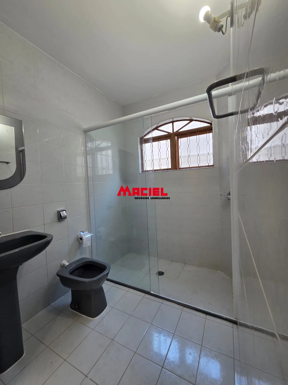 Alugar Casa / Sobrado em S&atilde;o Jos&eacute; dos Campos R$ 3.300,00 - Foto 18