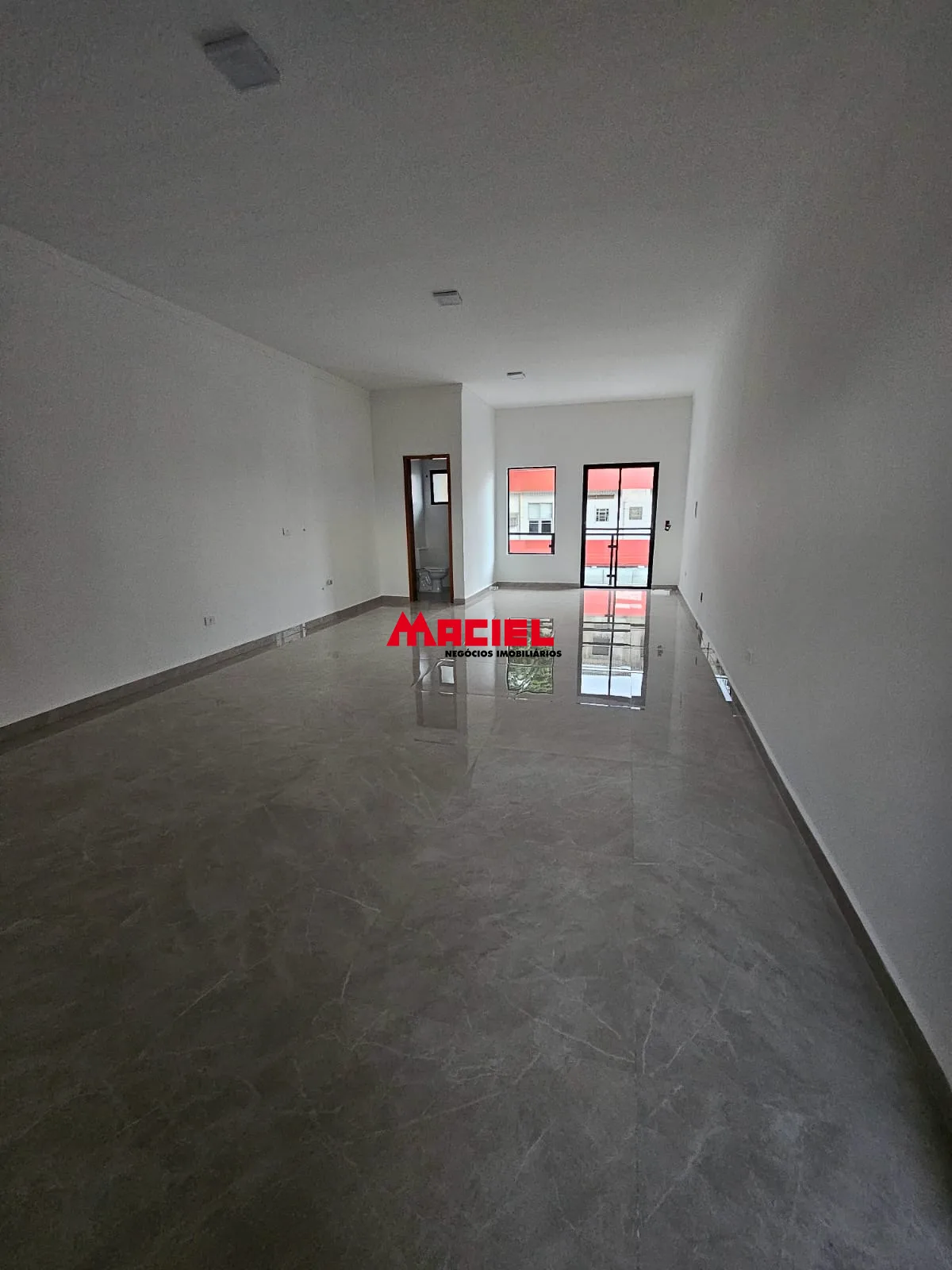 Alugar Comercial / Sala em S&atilde;o Jos&eacute; dos Campos R$ 1.800,00 - Foto 2