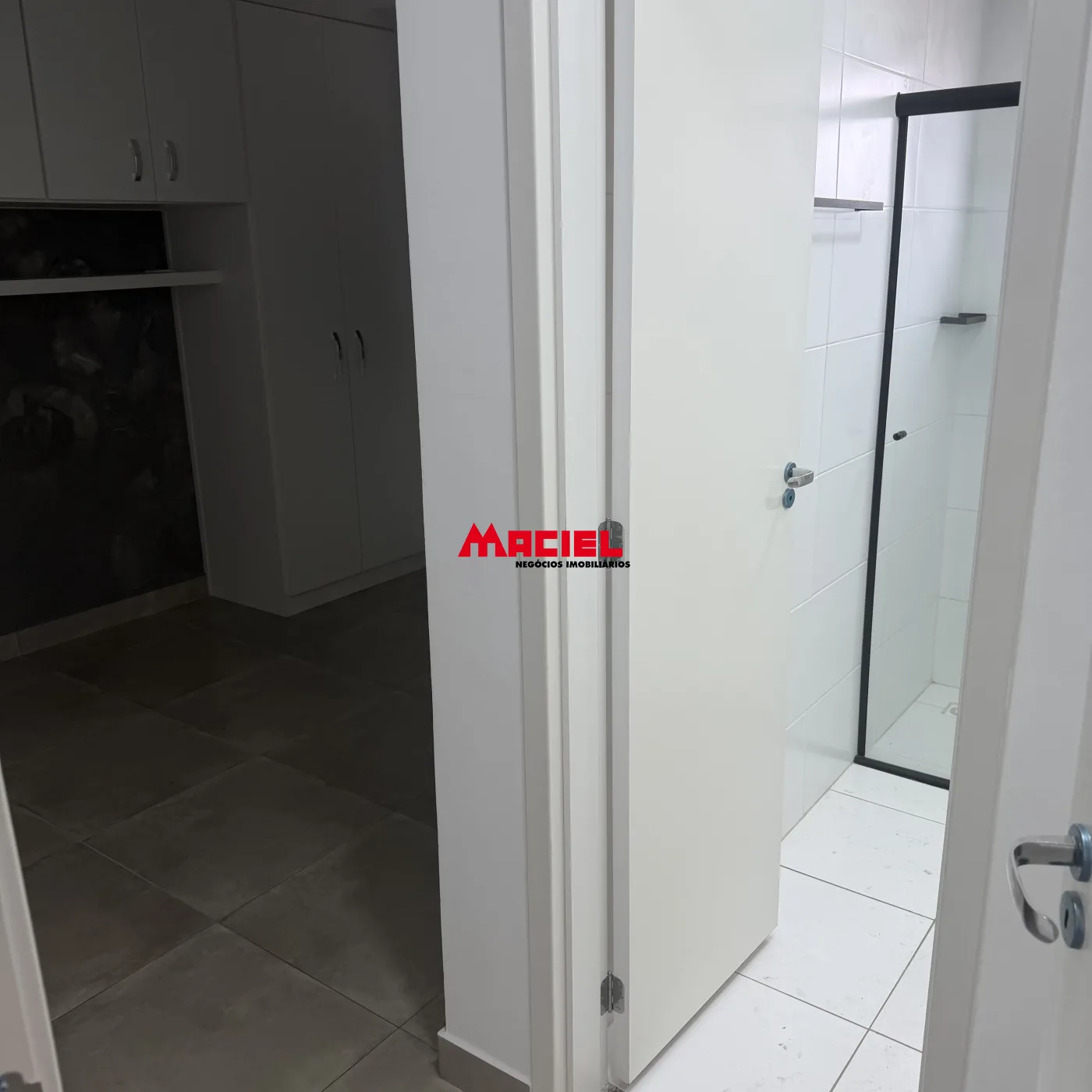 Alugar Apartamento / Padr&atilde;o em S&atilde;o Jos&eacute; dos Campos R$ 2.600,00 - Foto 2