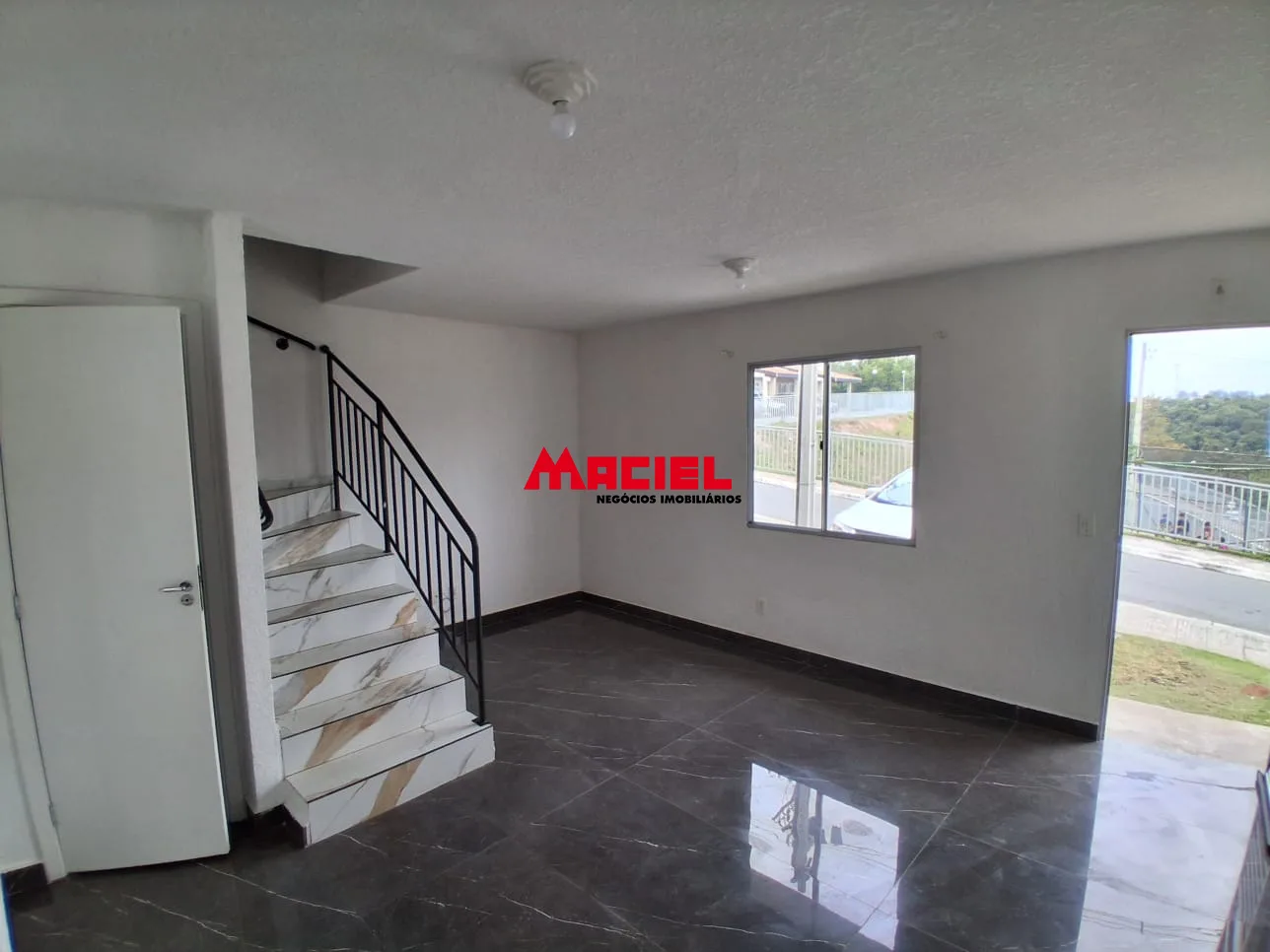 Alugar Casa / Sobrado em S&atilde;o Jos&eacute; dos Campos R$ 2.700,00 - Foto 2