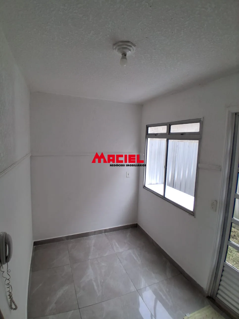 Alugar Casa / Sobrado em S&atilde;o Jos&eacute; dos Campos R$ 2.700,00 - Foto 4