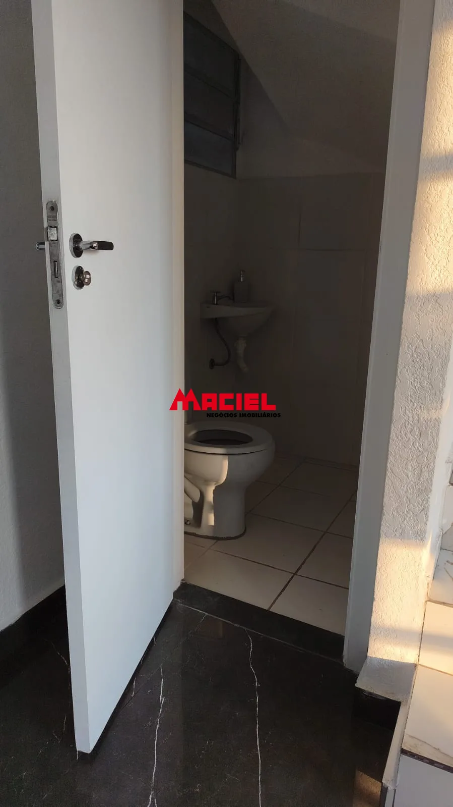 Alugar Casa / Sobrado em S&atilde;o Jos&eacute; dos Campos R$ 2.700,00 - Foto 7