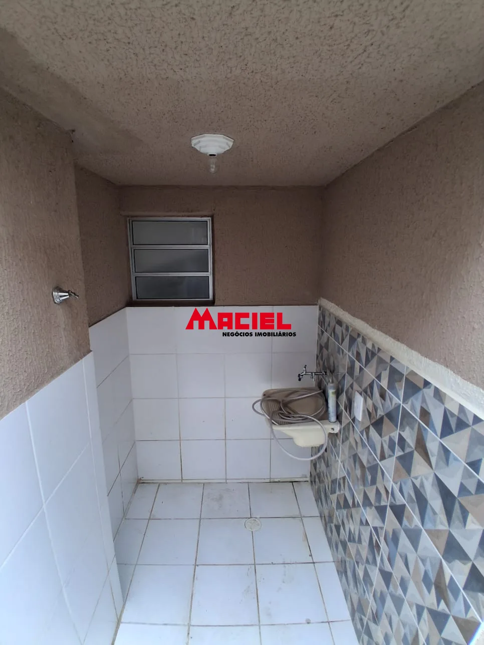 Alugar Casa / Sobrado em S&atilde;o Jos&eacute; dos Campos R$ 2.700,00 - Foto 13