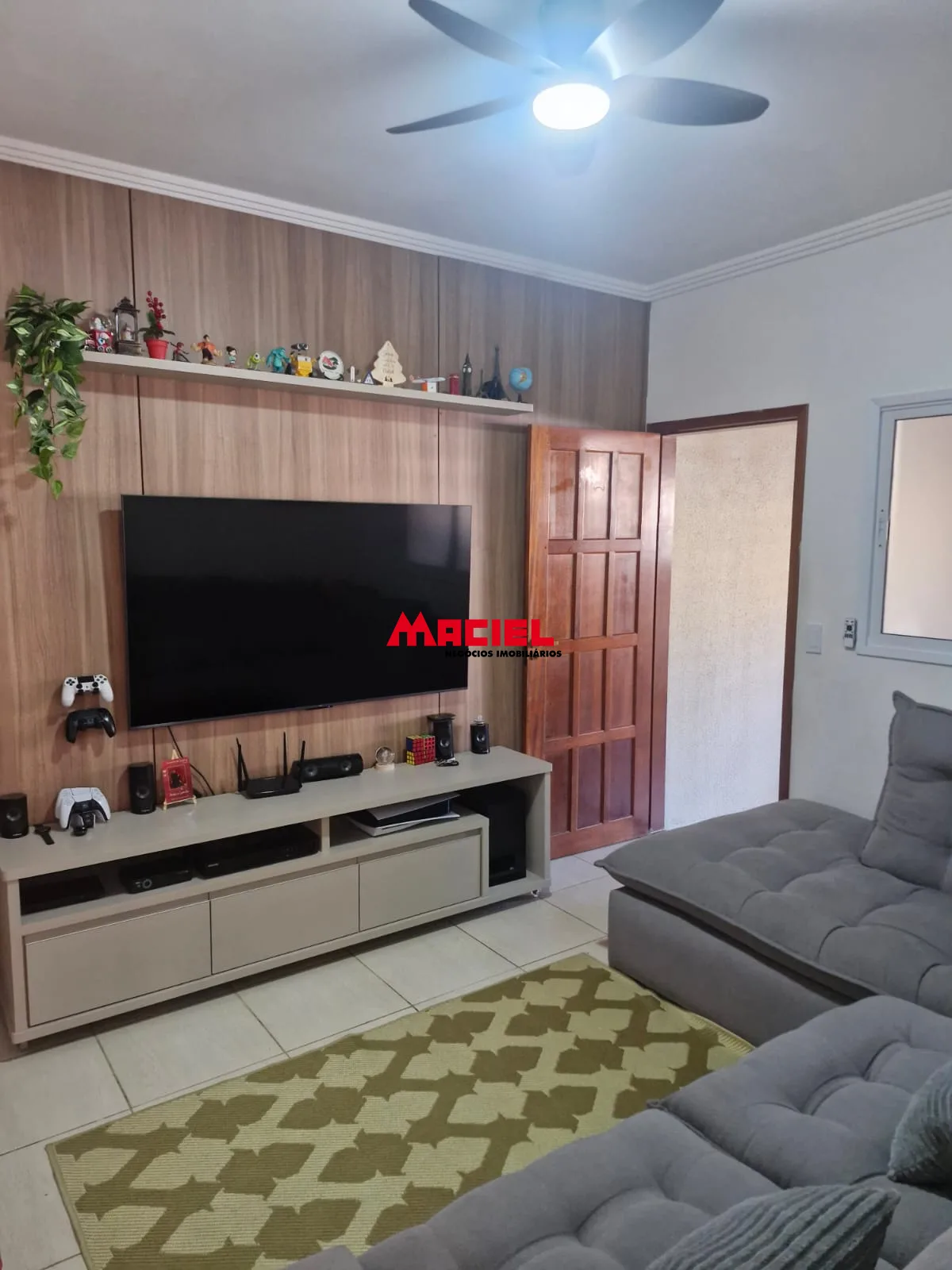 Comprar Casa / Padr&atilde;o em S&atilde;o Jos&eacute; dos Campos R$ 415.000,00 - Foto 1