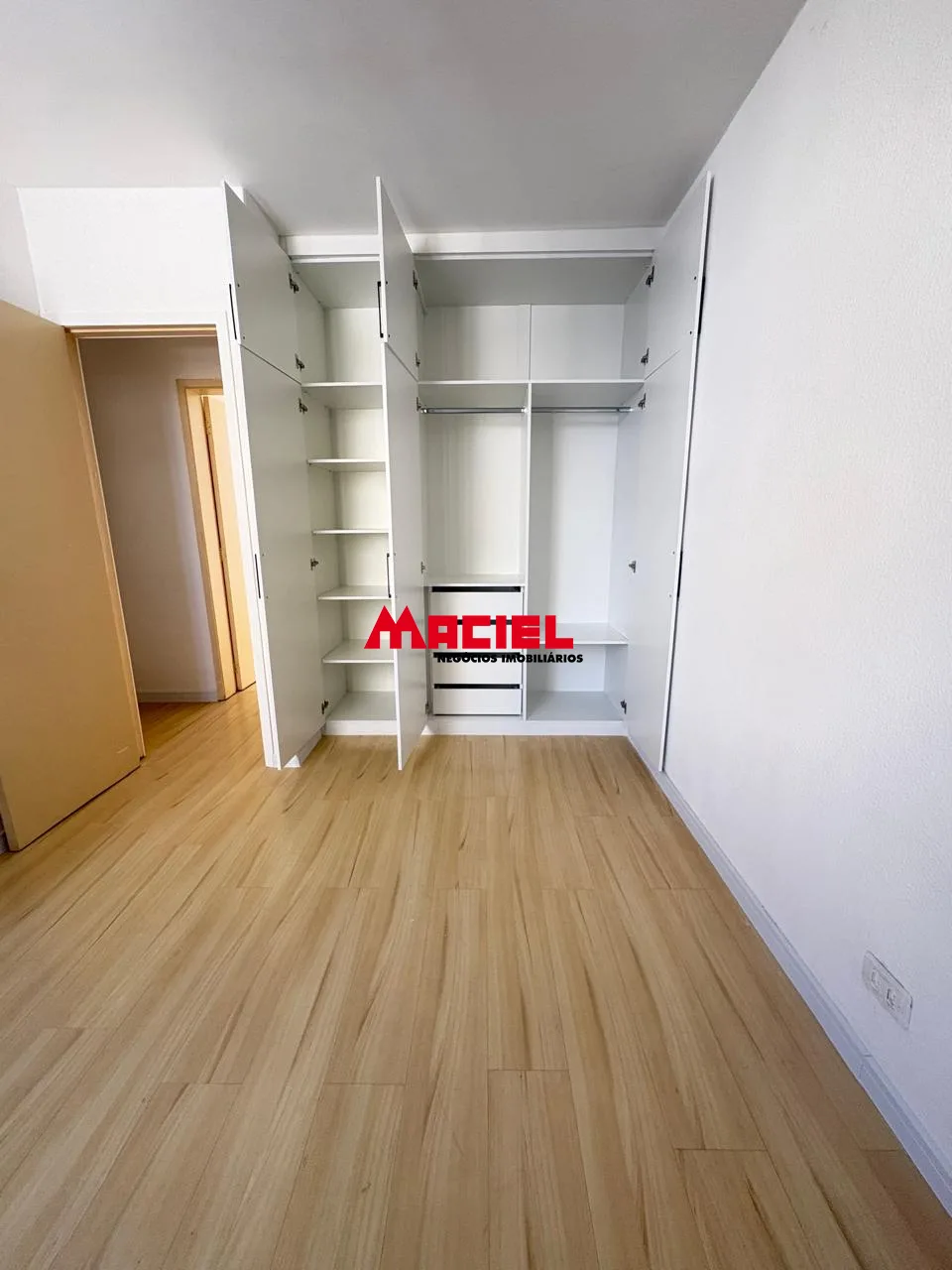 Comprar Apartamento / Padr&atilde;o em S&atilde;o Jos&eacute; dos Campos R$ 355.000,00 - Foto 3