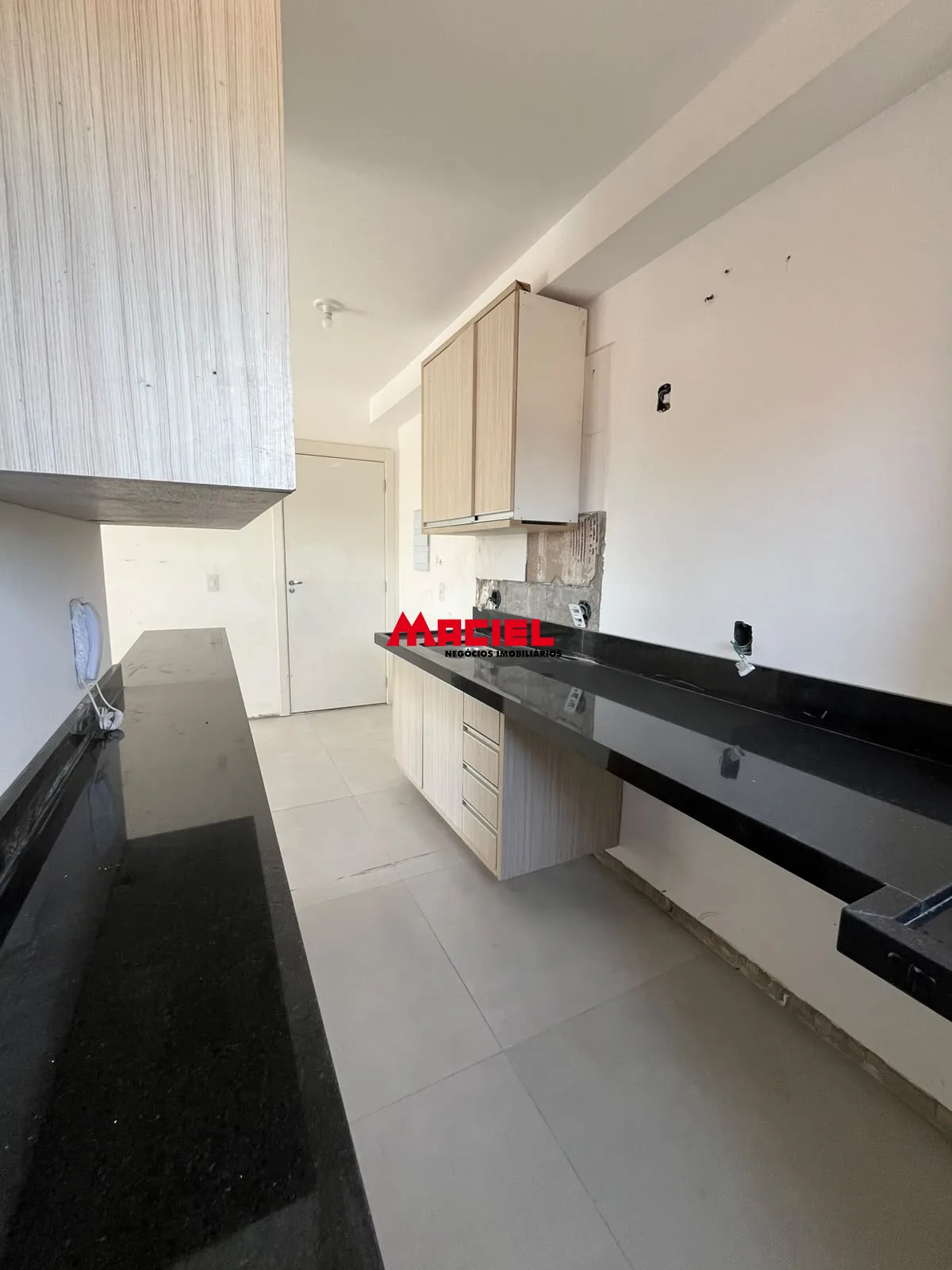 Alugar Apartamento / Padr&atilde;o em S&atilde;o Jos&eacute; dos Campos R$ 1.700,00 - Foto 3