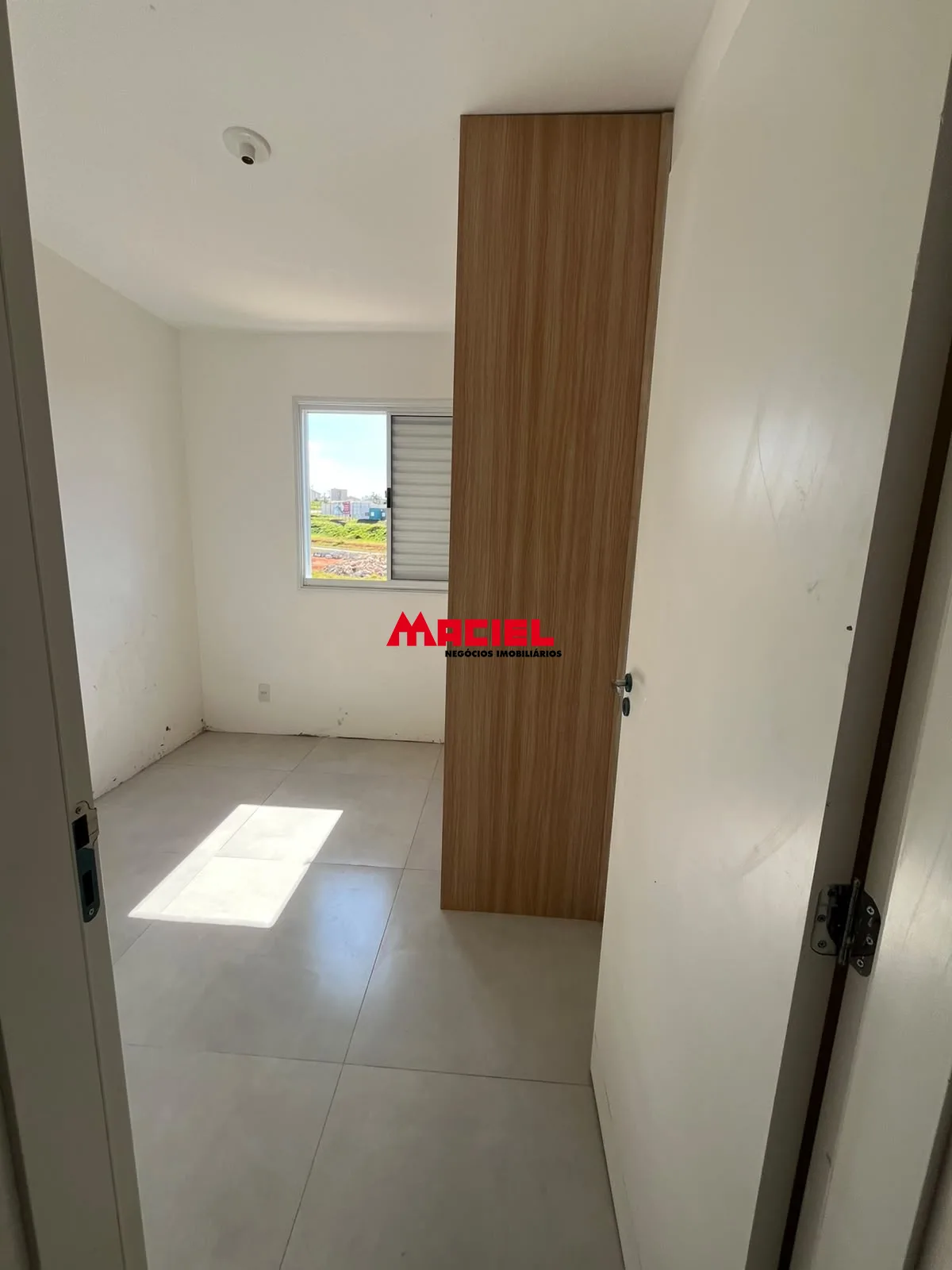 Alugar Apartamento / Padr&atilde;o em S&atilde;o Jos&eacute; dos Campos R$ 1.700,00 - Foto 11