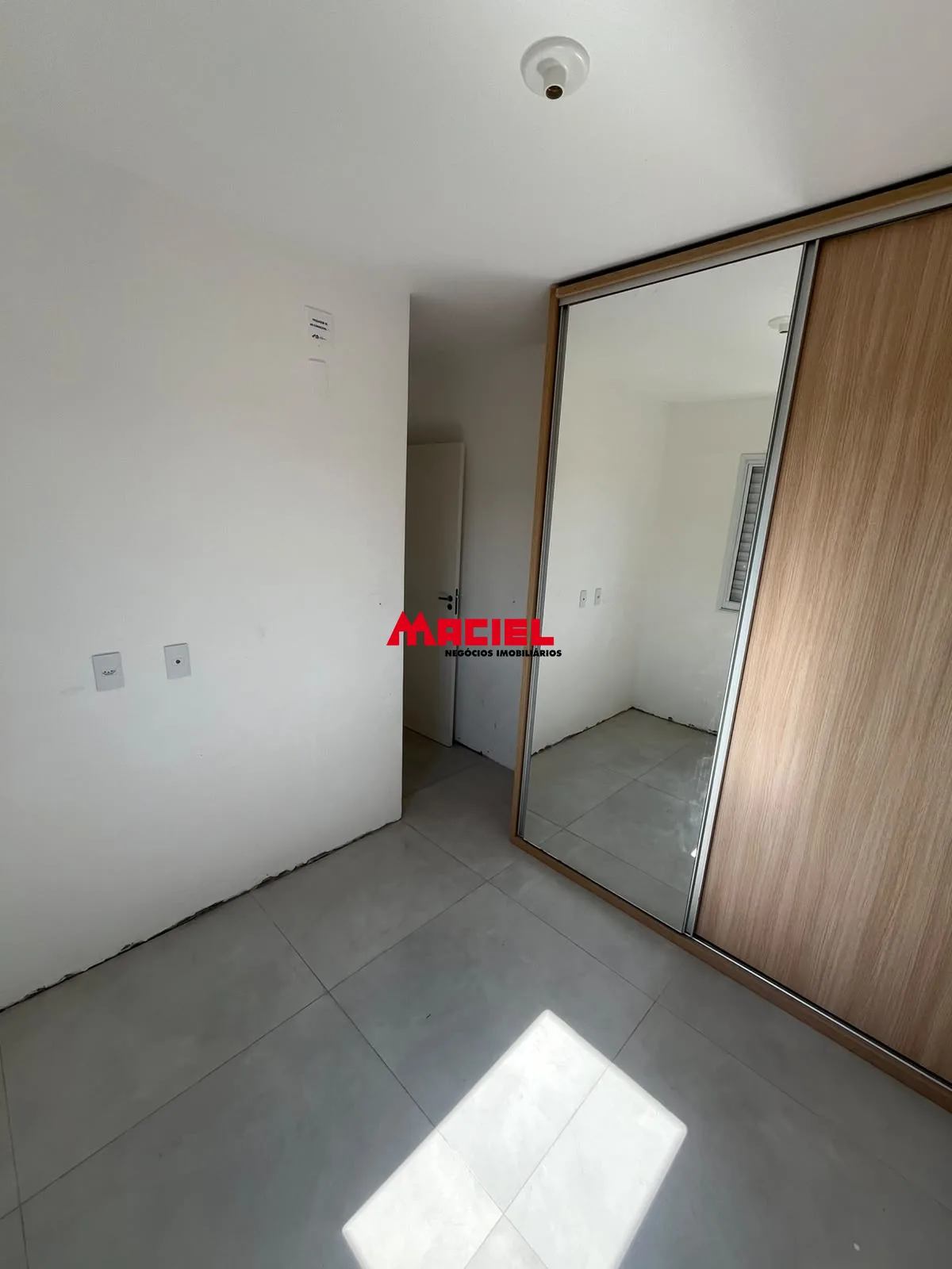 Alugar Apartamento / Padr&atilde;o em S&atilde;o Jos&eacute; dos Campos R$ 1.700,00 - Foto 14