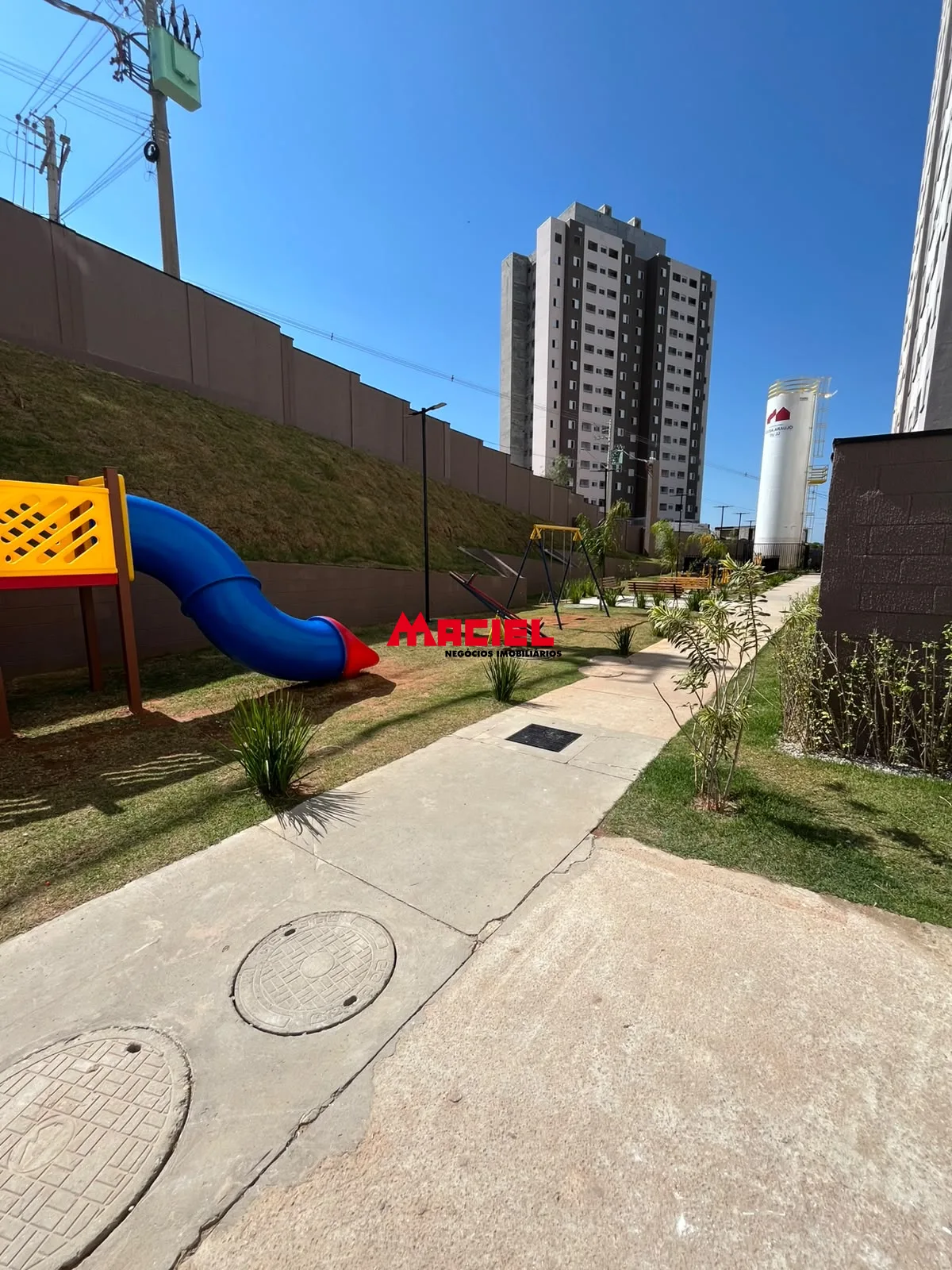 Alugar Apartamento / Padr&atilde;o em S&atilde;o Jos&eacute; dos Campos R$ 1.700,00 - Foto 15
