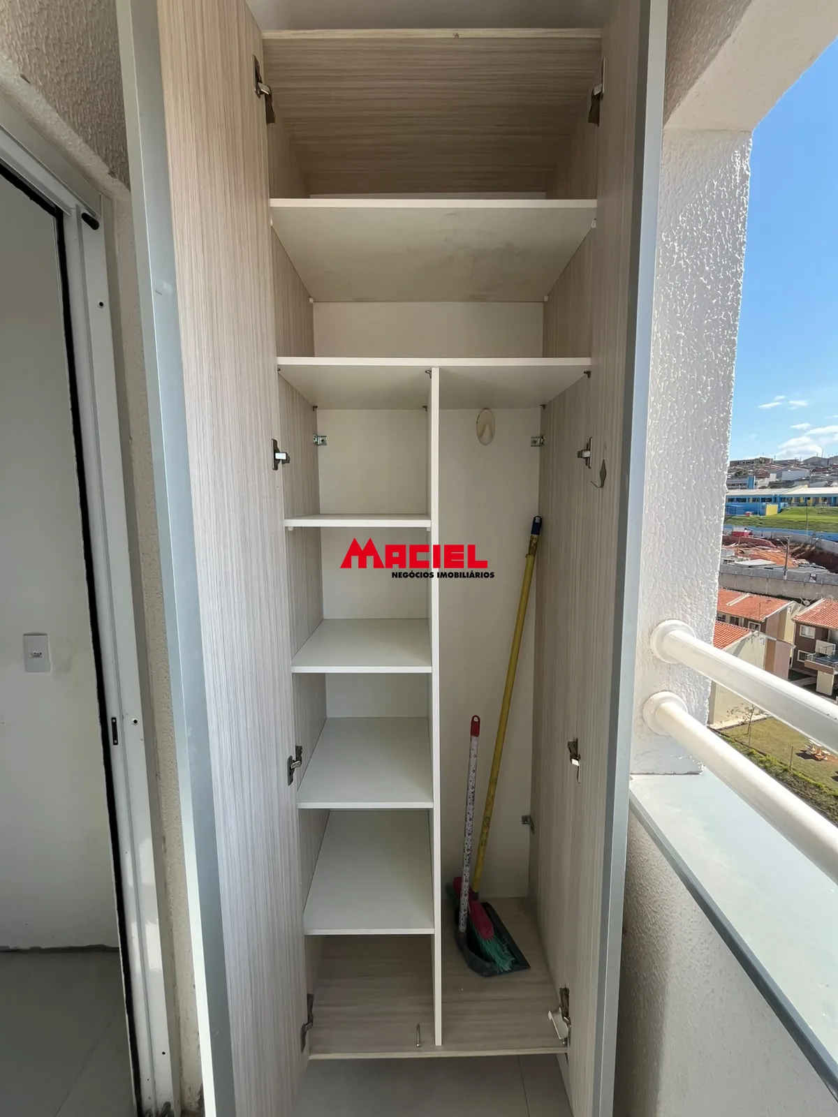 Alugar Apartamento / Padr&atilde;o em S&atilde;o Jos&eacute; dos Campos R$ 1.700,00 - Foto 16