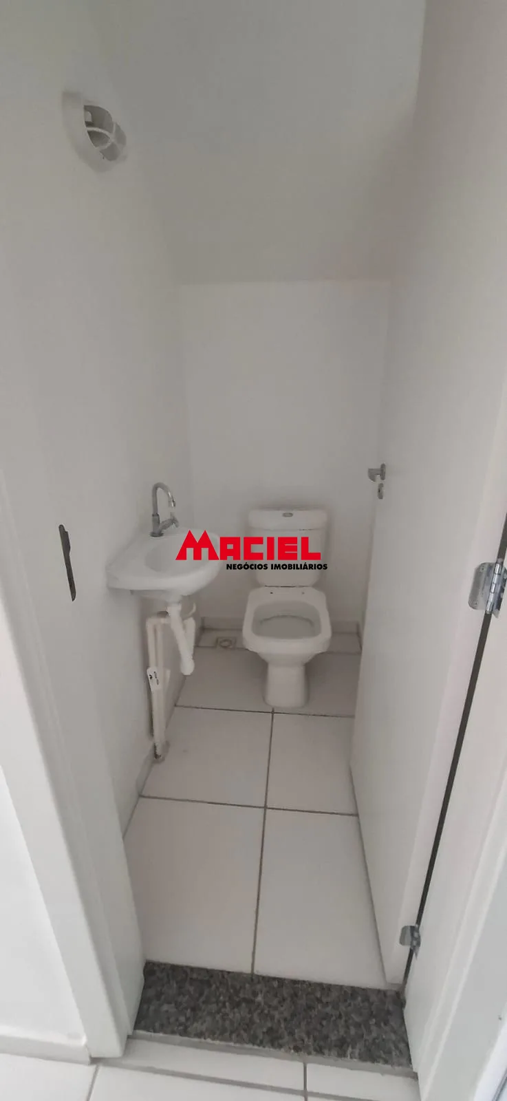 Alugar Casa / Condom&iacute;nio em S&atilde;o Jos&eacute; dos Campos R$ 1.800,00 - Foto 7