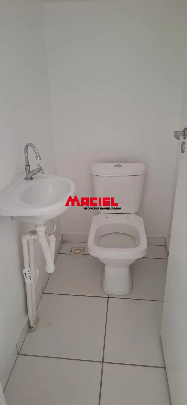 Alugar Casa / Condom&iacute;nio em S&atilde;o Jos&eacute; dos Campos R$ 1.800,00 - Foto 8