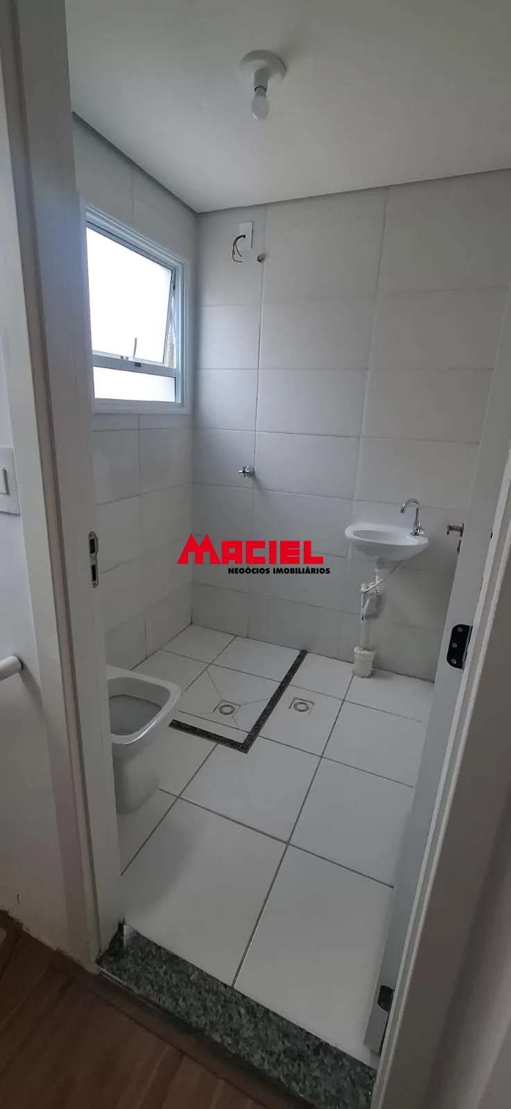 Alugar Casa / Condom&iacute;nio em S&atilde;o Jos&eacute; dos Campos R$ 1.800,00 - Foto 12