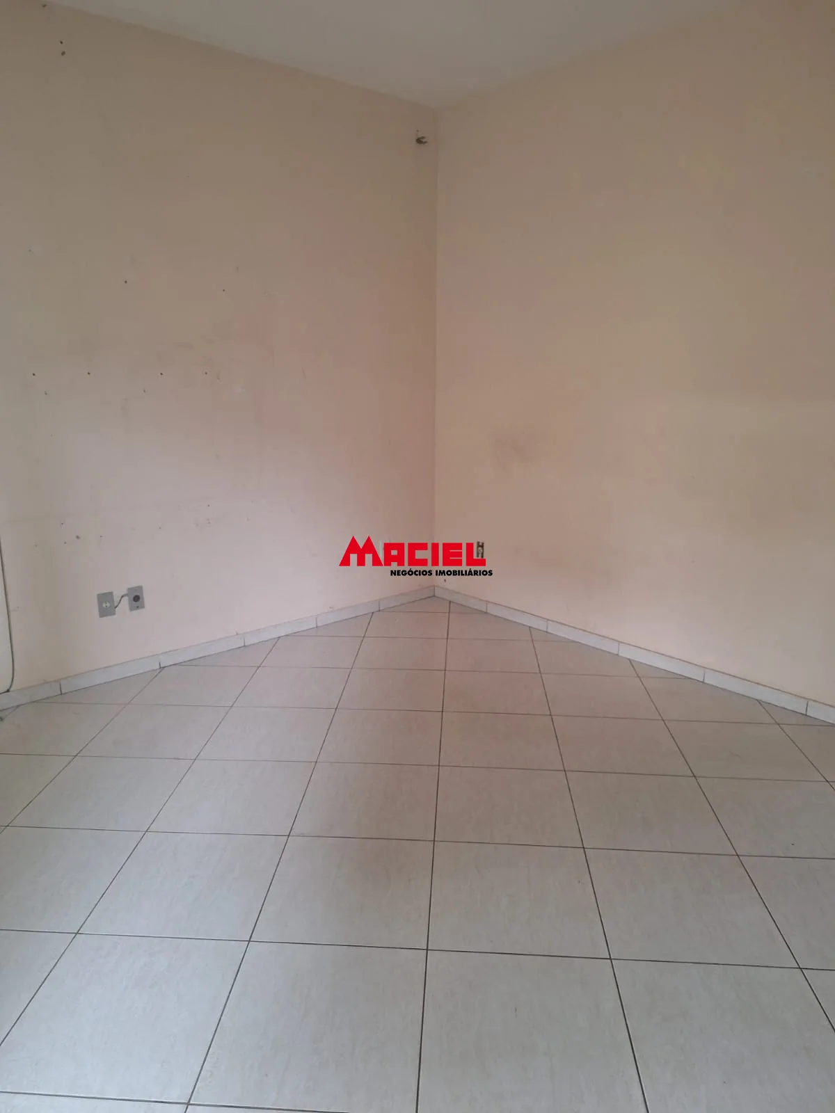 Alugar Casa / Padr&atilde;o em S&atilde;o Jos&eacute; dos Campos R$ 2.200,00 - Foto 1