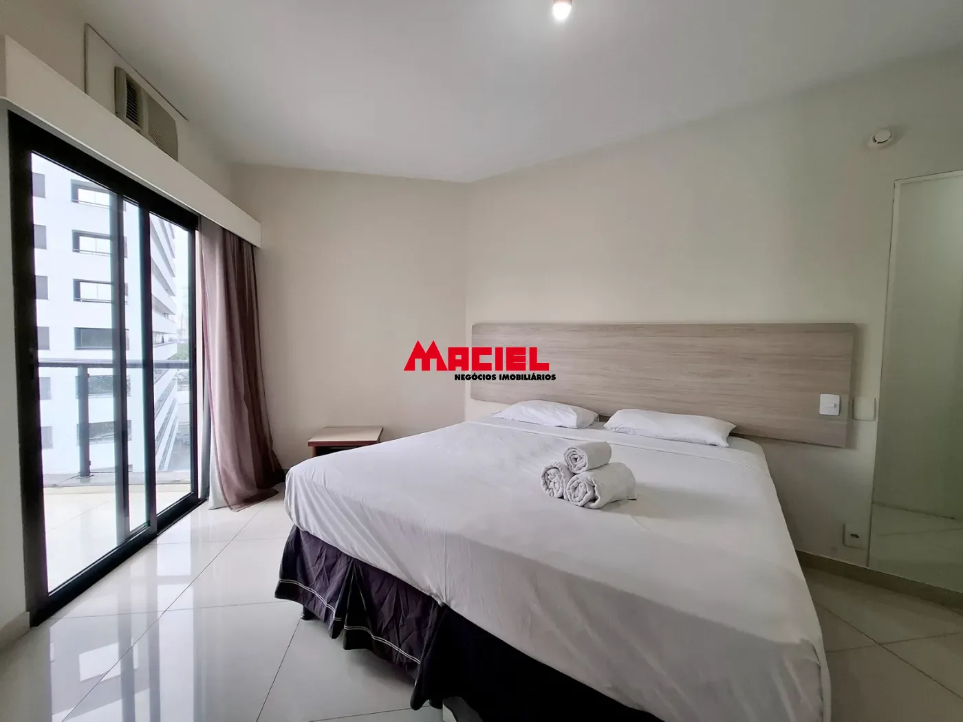 Alugar Apartamento / Mobiliado em S&atilde;o Jos&eacute; dos Campos R$ 3.700,00 - Foto 8