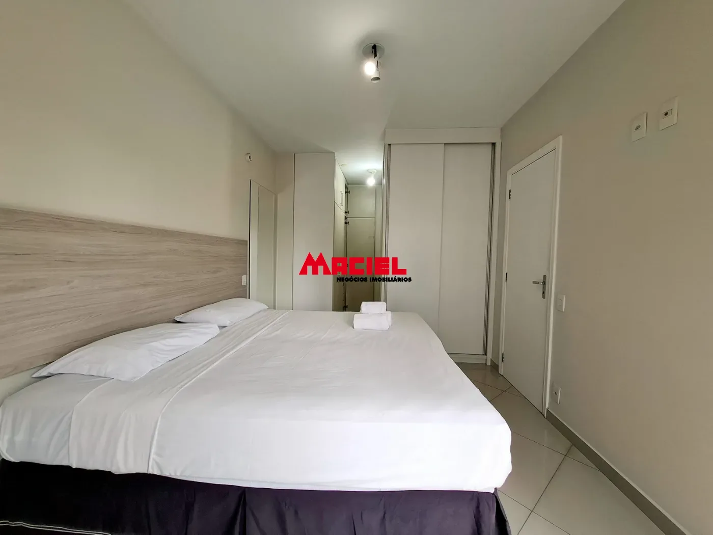 Alugar Apartamento / Mobiliado em S&atilde;o Jos&eacute; dos Campos R$ 3.700,00 - Foto 9