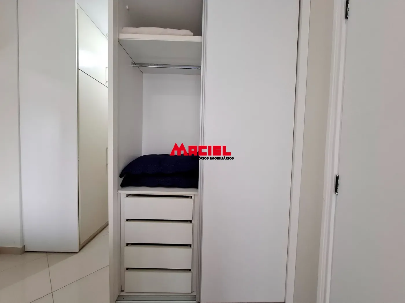 Alugar Apartamento / Mobiliado em S&atilde;o Jos&eacute; dos Campos R$ 3.700,00 - Foto 11