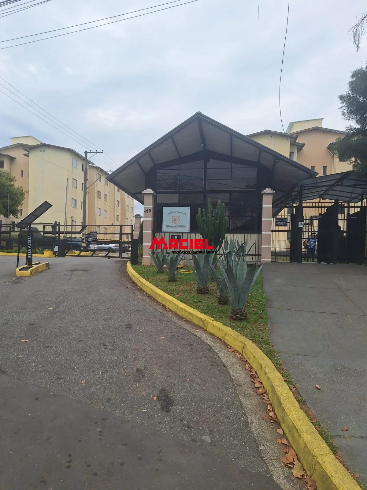 Alugar Apartamento / Padr&atilde;o em S&atilde;o Jos&eacute; dos Campos R$ 1.300,00 - Foto 1