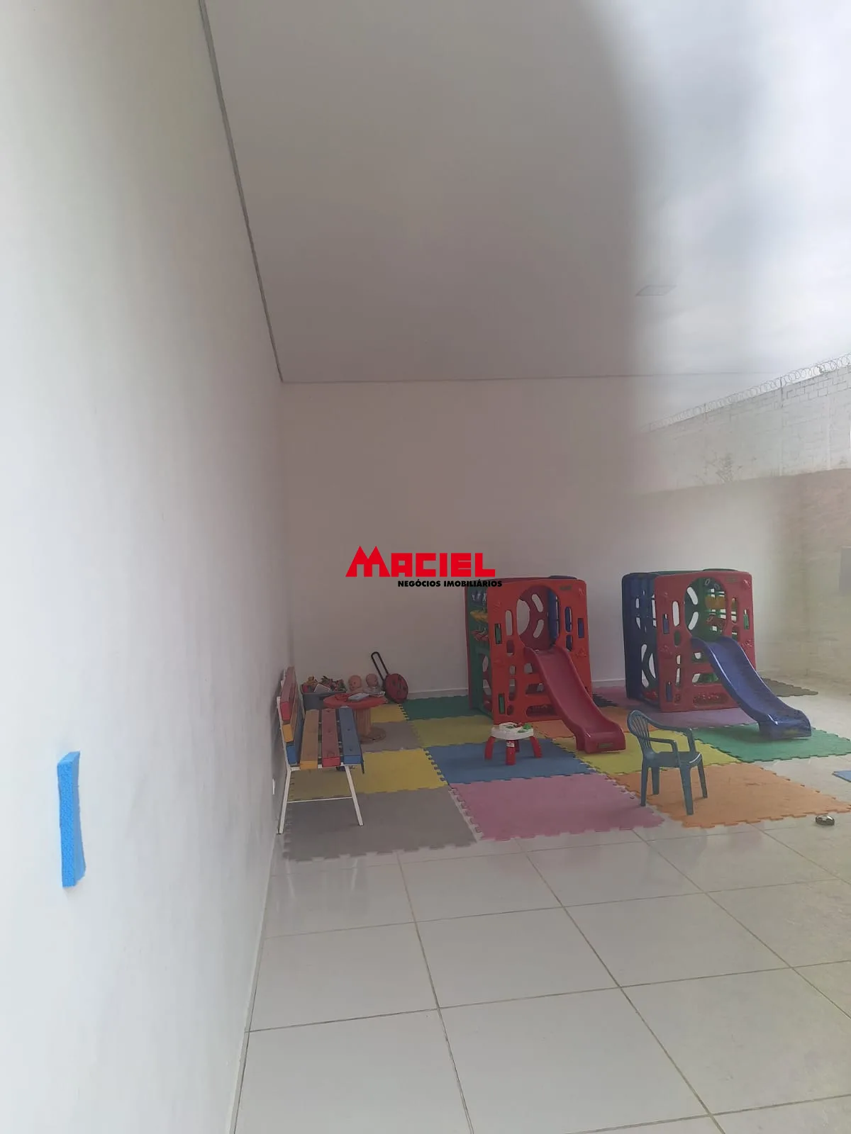 Alugar Apartamento / Padr&atilde;o em S&atilde;o Jos&eacute; dos Campos R$ 1.300,00 - Foto 2