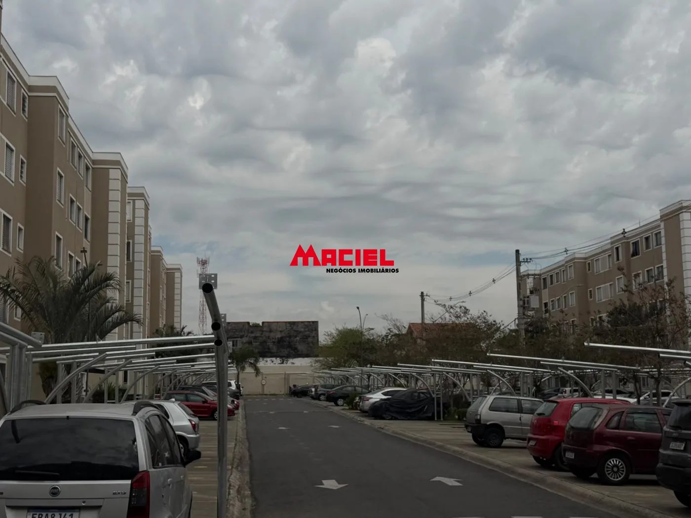 Alugar Apartamento / Padr&atilde;o em S&atilde;o Jos&eacute; dos Campos R$ 2.000,00 - Foto 1