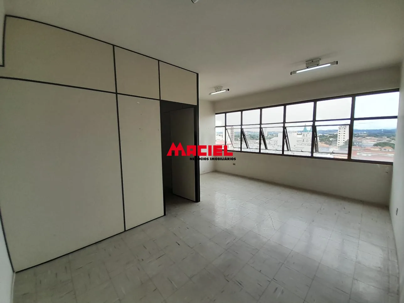 Comprar Comercial / Sala em Jacare&iacute; R$ 130.000,00 - Foto 4