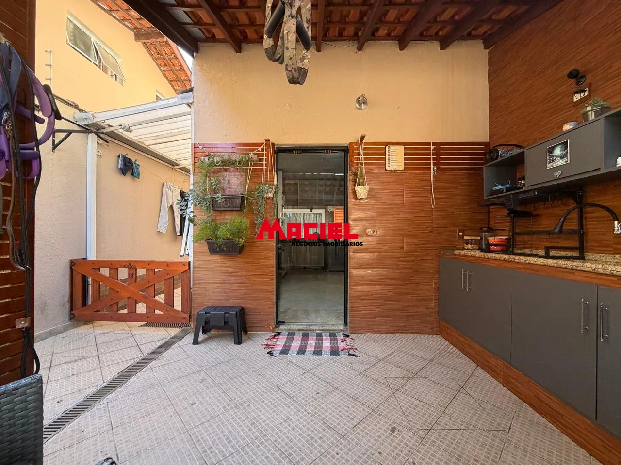 Comprar Casa / Padr&atilde;o em S&atilde;o Jos&eacute; dos Campos R$ 700.000,00 - Foto 2
