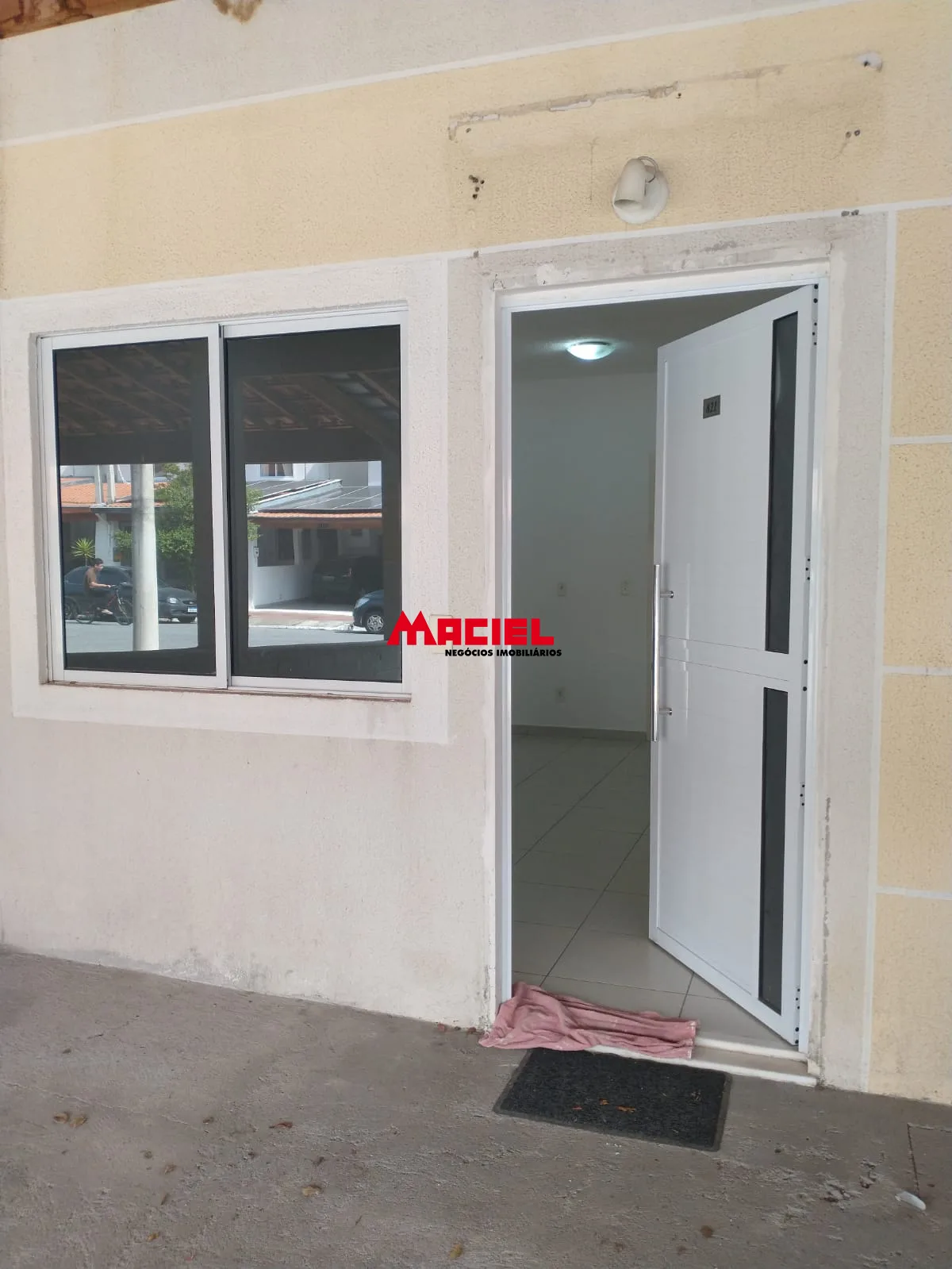 Alugar Casa / Condom&iacute;nio em S&atilde;o Jos&eacute; dos Campos R$ 2.300,00 - Foto 3