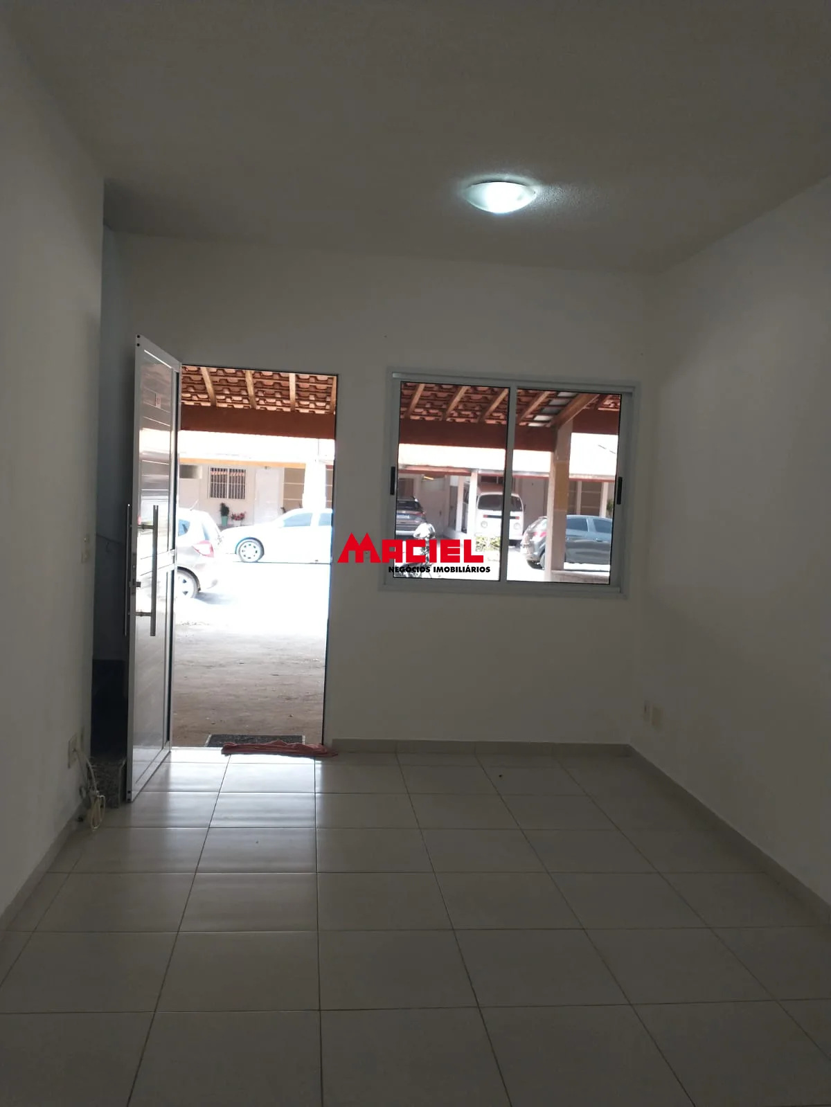 Alugar Casa / Condom&iacute;nio em S&atilde;o Jos&eacute; dos Campos R$ 2.300,00 - Foto 4