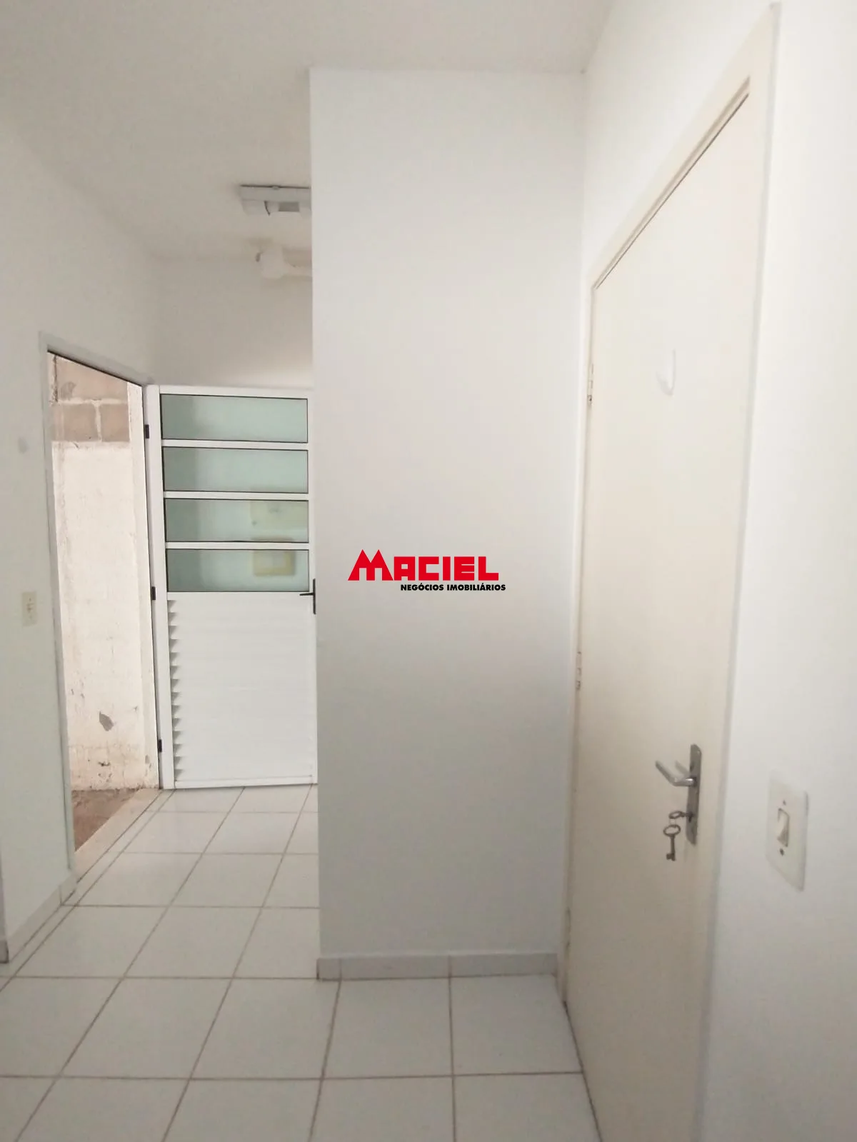 Alugar Casa / Condom&iacute;nio em S&atilde;o Jos&eacute; dos Campos R$ 2.300,00 - Foto 18